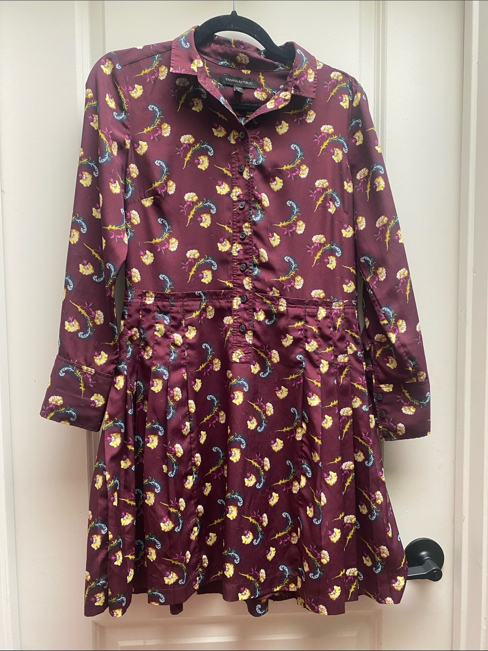 Banana Republic Small Burgundy Paisley Shirt Dress